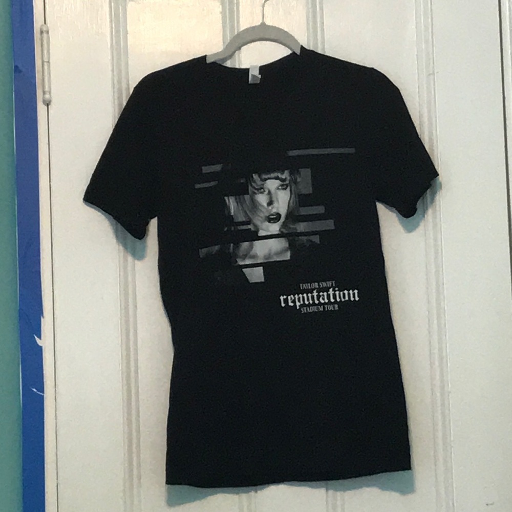 Taylor Swift concert graphic tee
